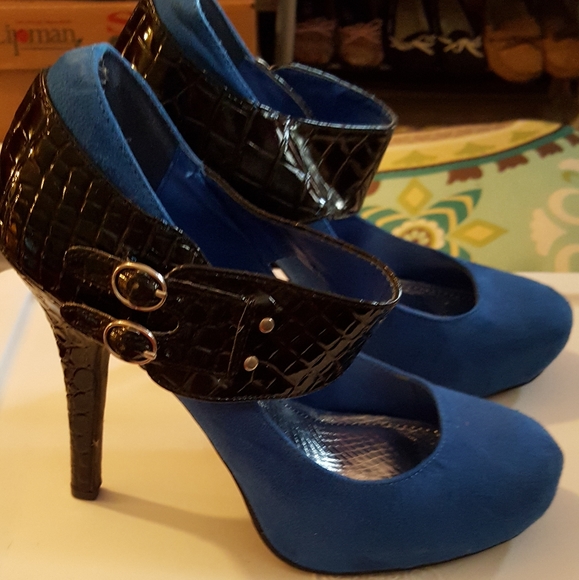 Shoes - Picture 4 of 8